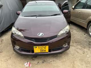 A picture of TOYOTA WISH NEW MODEL