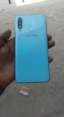 A picture of Samsung Galaxy m40 hiii apa gb128 ram6 net4g 0686820249