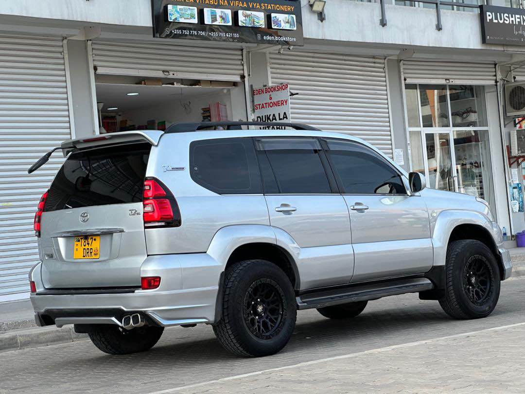 A picture of TOYOTA PRADO TX