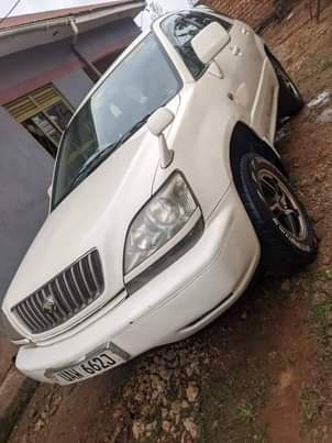 A picture of TOYOTA HARRIER