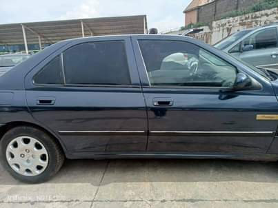 A picture of 2005 Peugeot 406 manual transmission 09019556049
