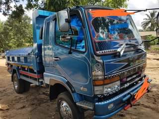 A picture of Fuso fighter 6D 17 engin