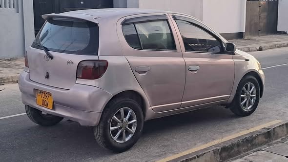 A picture of Vitz oldmodel