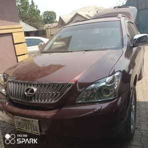 A picture of Super clean Rx 330 Everything is working Owerri imo state
