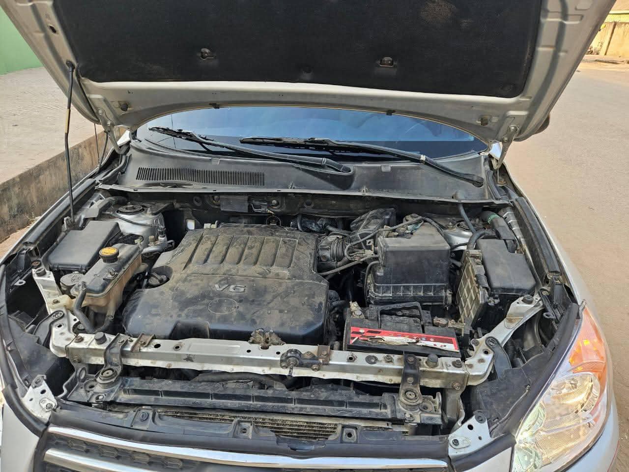 A picture of 2013 Toyota RAV4 013