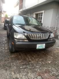 A picture of Sweet RX 300 lexus