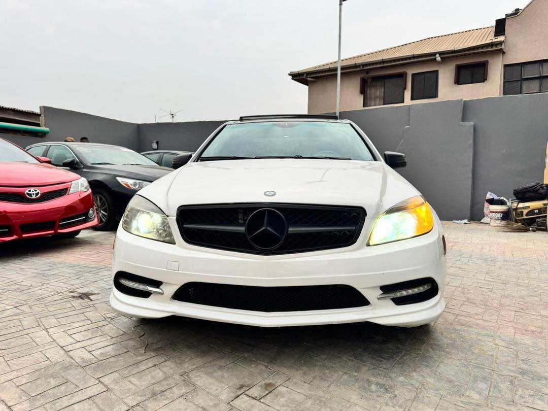 A picture of Mercedes C300 2009 Toks Standard 