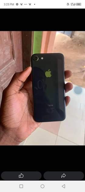 A picture of Iphone 8 plain imenyooka sna ios 16.7 0694043644