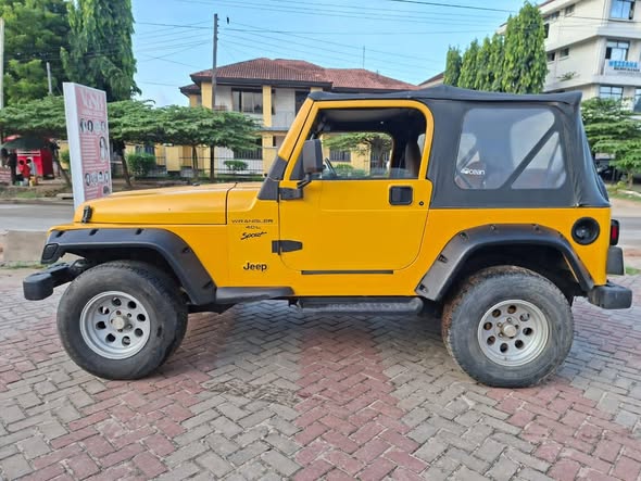 A picture of JEEP WRANGLER 0659297929 0761717171