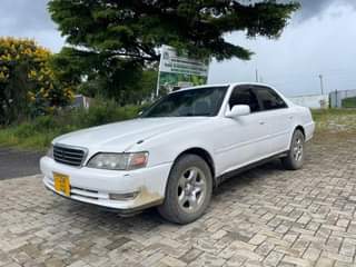 A picture of Cresta Gx 100 ipo vizuri sana Cc 1990 full Ac