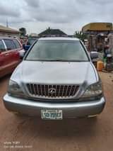 A picture of Lexus Rx300