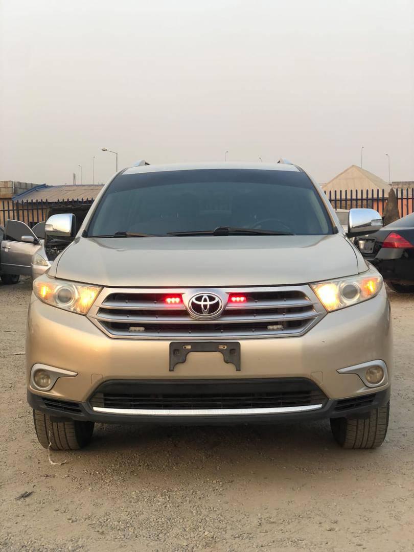 A picture of Toyota Highlander 2013