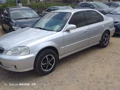 A picture of 2000 Honda Civic Sedan