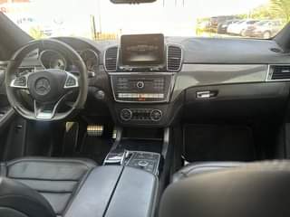 A picture of 2017 Benz