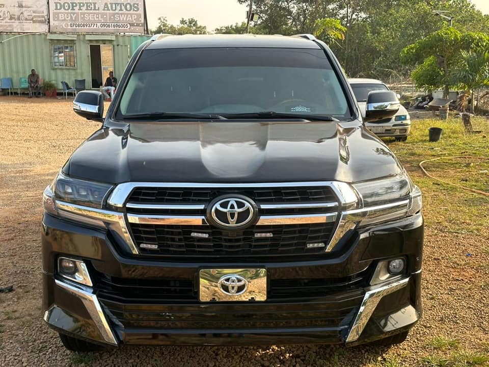 A picture of Toyota land cruiser 2012 upgrade to 2018