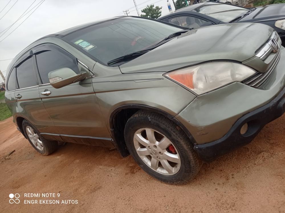 A picture of First Body 2008 Honda CRV. Call 07050290852.