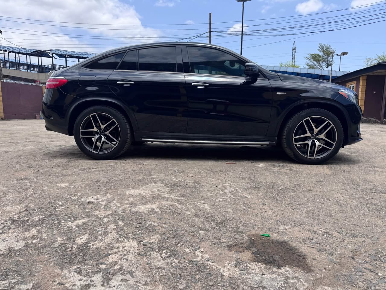 A picture of Benz GLE 43 AMG
