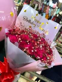 A picture of Flowers and cakes 0703071335