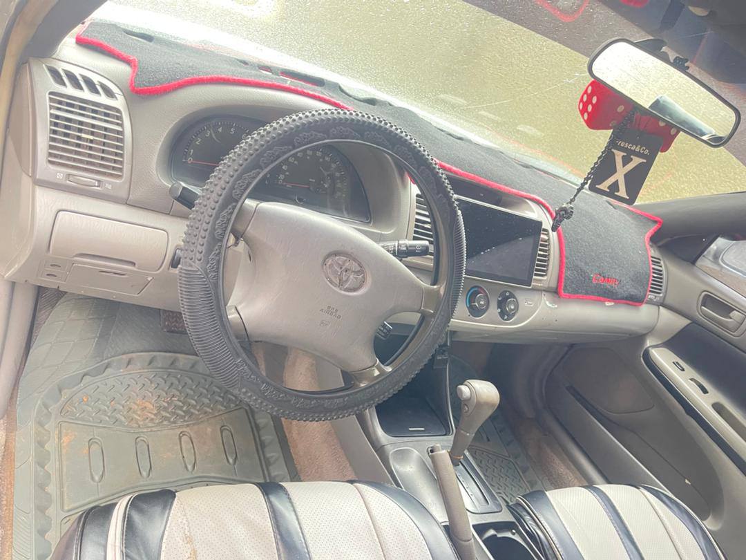 A picture of 05 Toyota Camry