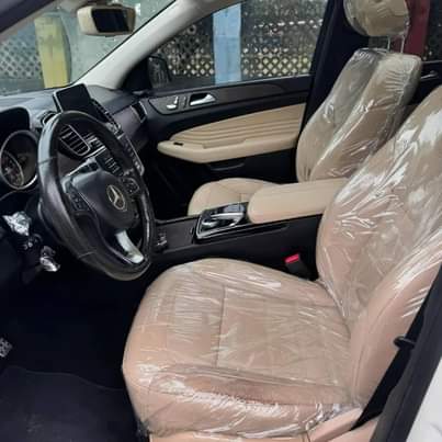A picture of FOR SALE Super Clean Foreign used Mercedes Benz GLE450 fullest