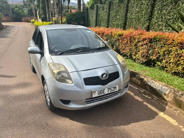 A picture of 2011 Toyota vitiz
