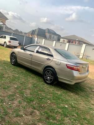 A picture of 2009 camry xle 6 7m