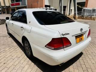 A picture of Crown royal milion 13.8 Ipo mwanza Automatic Engine safi 0784857610