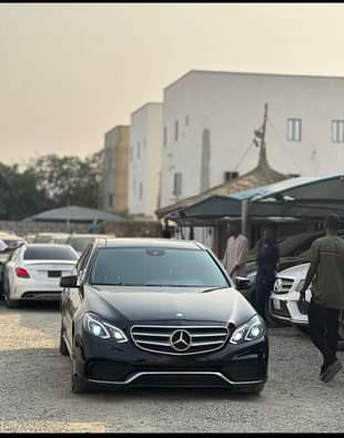 A picture of Mercedes Benz E350 2010 2014 with pano roof