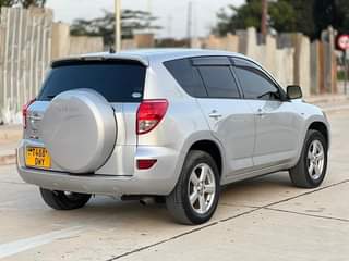 A picture of Toyota ravar4