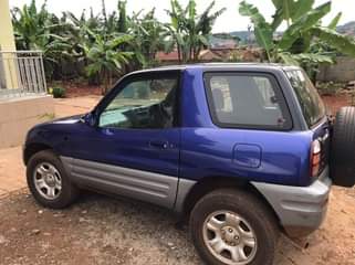 A picture of 2000 Toyota RAV4