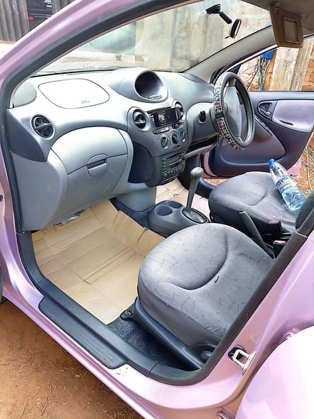 A picture of Vitz 1 0cc 15 5m 0759700430