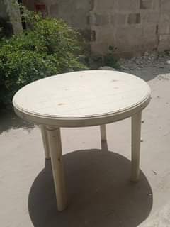 A picture of Nina uza hio meza ya prasct mpya Aina hata creck