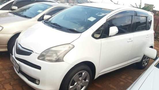A picture of 2007 Toyota 2007 Superb