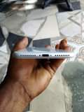 A picture of iPhone 8 gb 256 bh