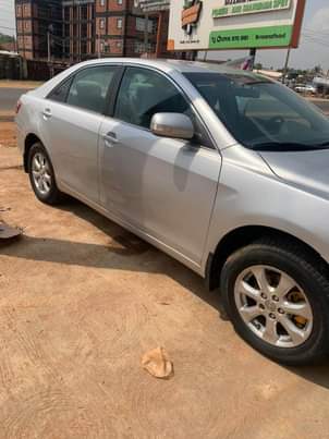 A picture of Clean Toyota Camry 2009