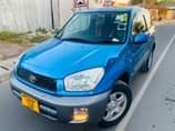 A picture of 2001 TOYOTA RAV4