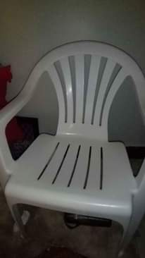 A picture of KITI STAND YA VYOMBO TAA YA UREMBO MITO FENI