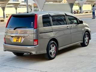 A picture of TOYOTA ISIS GOOD NEW FOR SELL 14M SO PLSEEEEE CALL