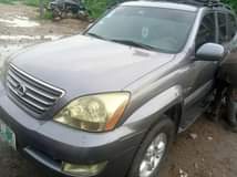 A picture of 2005 Toyota Lexus GX 470