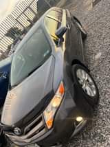 A picture of Tokunbo std Toyota Venza 2013 model full option