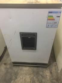 A picture of FRIJI KALII MLANGO MMOJA LINAGANDISHA NA KUPOOOZA BEI 170000 NICHEKI