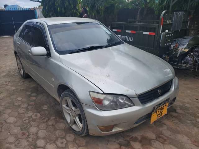 used toyota altezza