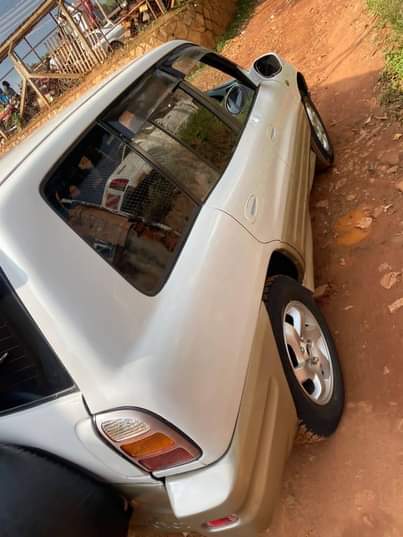 A picture of Toyota rav4 15m