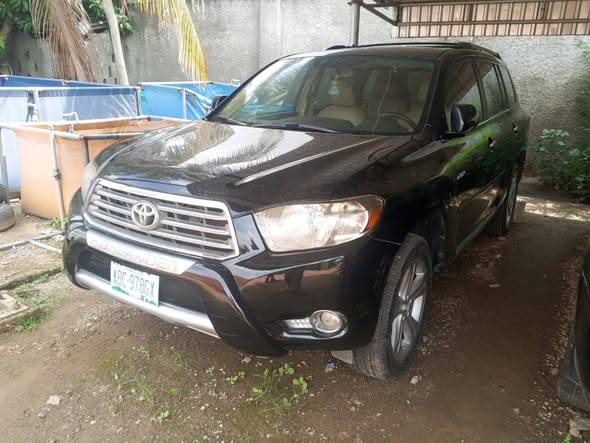 A picture of Toyota highlander 08087240455
