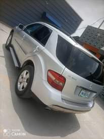 A picture of Belgium grade firstbody 2008 model ML 500 Benz just barely