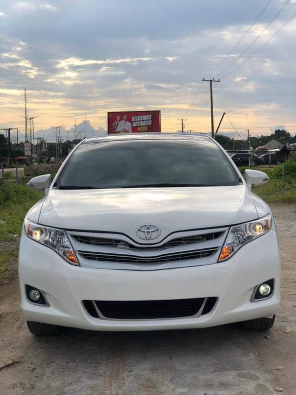 A picture of A super clean Registered Toyota Venza 2010 model with duty