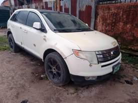 A picture of Ford edge 09.. 07088153375. Buy n tow 