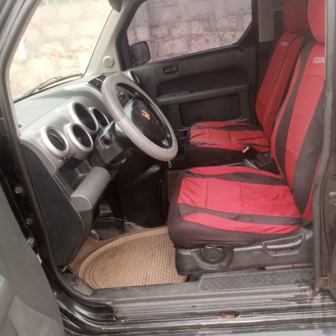 A picture of Honda element 2004 model engine gear AC everything working perfectly