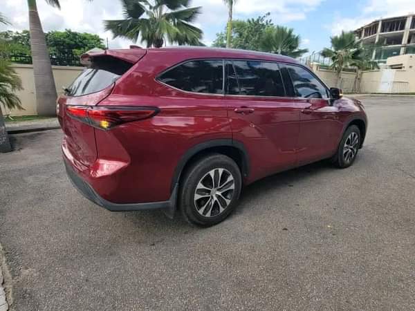 A picture of 2022 Toyota Highlander XLE foreign price 65M Location Abuja 08160229978