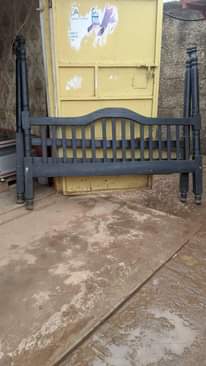 A picture of House hold items